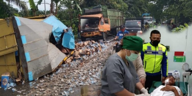 Truk Agus Manihuruk Laga kambing dengan Tronton Salikin di Jalan Lintas Siantar - Perdagangan, Lima Orang Korban