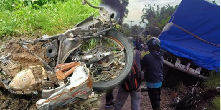 Sepasang Pengendara Sepedamotor Ditabrak dan Tertimpa Truk di Jalan Lintas Siantar-Parapat