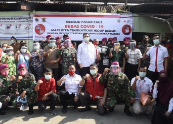 Yonmarhanlan I dan PMI Sumut Bagikan Face Shield dan Sembako di Belawan