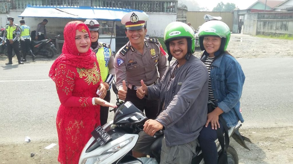 Peringati Hari Kartini, Sat Lantas Polres Simalungun Gelar Talk Show dan Bagikan Brosur