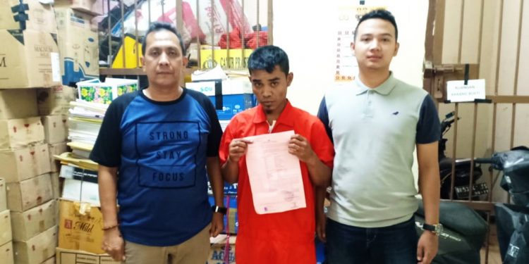 Cabuli Anak Dibawah Umur, Lasben Nadeak Ditangkap Polres Samosir dari Medan Cabuli Anak Dibawah Umur, Lasben Nadeak Ditangkap Polres Samosir dari Medan
