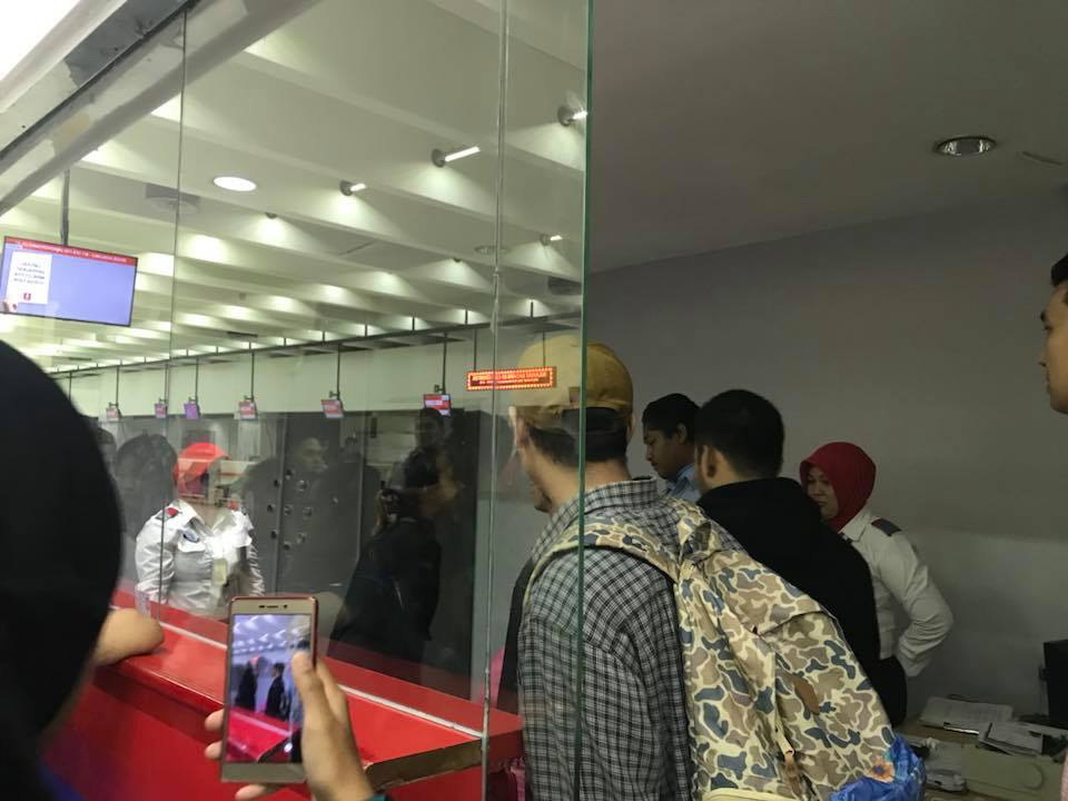 Viral! Penipuan Lion Air Ditulis Calon Penumpang di Medsos. Netizen Ramai-ramai Mengutuk Maskapai Berlogo Singa Itu… Viral! Penipuan Lion Air Ditulis Calon Penumpang di Medsos. Netizen Ramai-ramai Mengutuk Maskapai Berlogo Singa Itu…