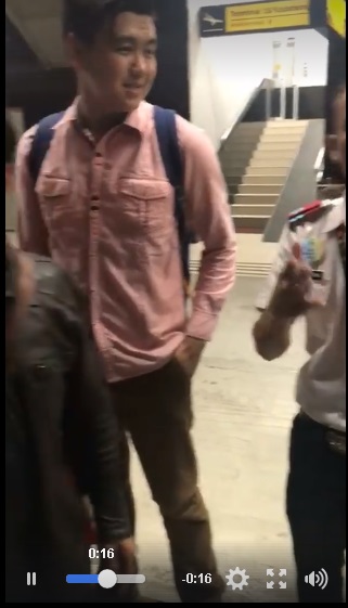 Viral! Penipuan Lion Air Ditulis Calon Penumpang di Medsos. Netizen Ramai-ramai Mengutuk Maskapai Berlogo Singa Itu… Viral! Penipuan Lion Air Ditulis Calon Penumpang di Medsos. Netizen Ramai-ramai Mengutuk Maskapai Berlogo Singa Itu…