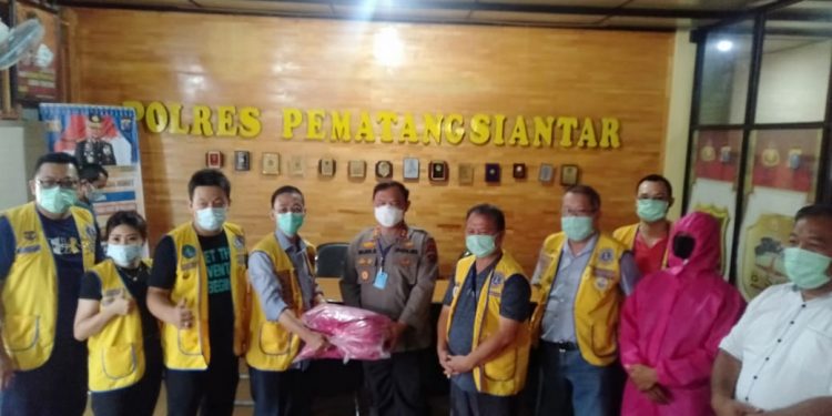 Polres Pematangsiantar Terima Sumbangan APD dari Lions Club