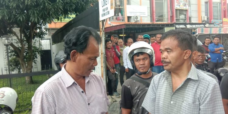 Pria Bawa Tas Berlogo BNN Tertangkap Curi Sepedamotor di Kantor Pajak Pria Bawa Tas Berlogo BNN Tertangkap Curi Sepedamotor di Kantor Pajak
