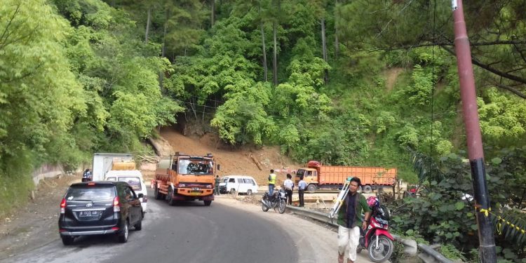 Breaking News: Jembatan Sidua-dua Kembali Diterjang Longsor
