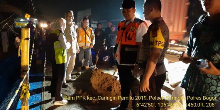 Hujan Deras Sebabkan Musibah Tanah Longsor di Jembatan Cikalang Hujan Deras Sebabkan Musibah Tanah Longsor di Jembatan Cikalang