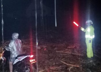 Breaking News!! Hujan Deras Akibatkan Longsor di Jalan Lintas Siantar - Parapat Breaking News!! Hujan Deras Akibatkan Longsor di Jalan Lintas Siantar - Parapat