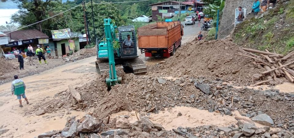 Banjir dan Longsor di Siantar-Simalungun Merenggut Korban Jiwa Banjir dan Longsor di Siantar-Simalungun Merenggut Korban Jiwa