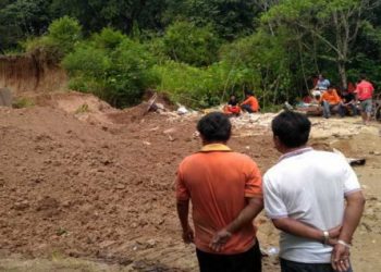 Putri Selamatkan Keluarga dari Longsor