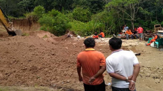 Putri Selamatkan Keluarga dari Longsor Putri Selamatkan Keluarga dari Longsor