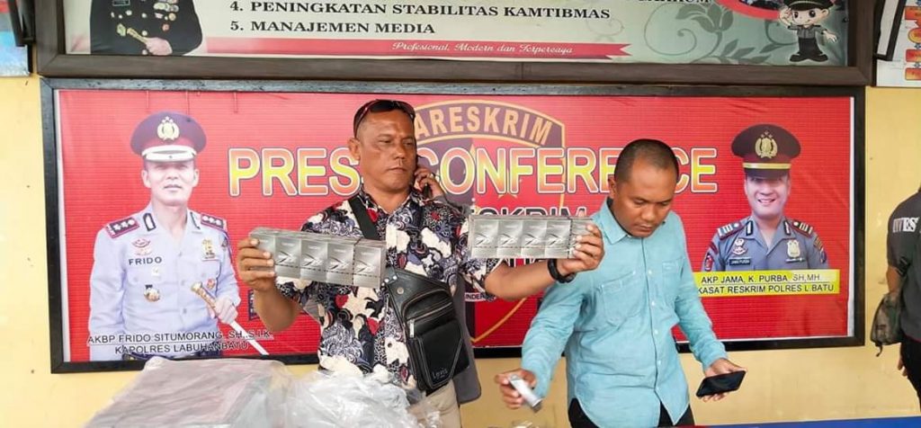 Polres Labuhanbatu Gagalkan Pengiriman Satu Truk Rokok Luffman Non Cukai Polres Labuhanbatu Gagalkan Pengiriman Satu Truk Rokok Luffman Non Cukai