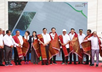 Luhut Panjaitan Persilahkan Masyarakat Sigapiton Melapor Jika Merasa Ditipu