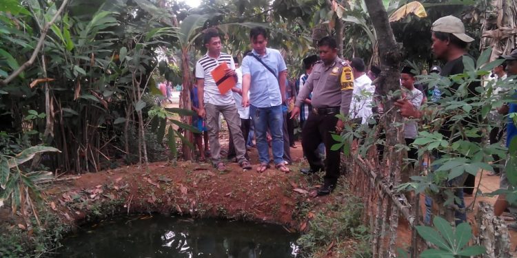 Luput dari Pengawasan, Balita Ditemukan Mengambang di Kolam Limbah Luput dari Pengawasan, Balita Ditemukan Mengambang di Kolam Limbah