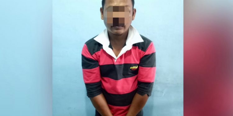 Suwandi Siregar Dihajar Warga Jalan Bola Kaki setelah Ketahuan Cabuli Dua Putrinya