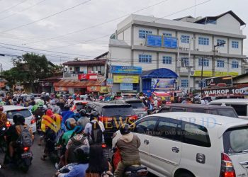 Kemacetan di Simpang Jalan Pane-Vihara Ganggu Aktivitas Warga