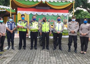 Ketua Bhayangkari Polrestabes Medan Berikan Bantuan Masker dan Vitamin ke Pos Pam