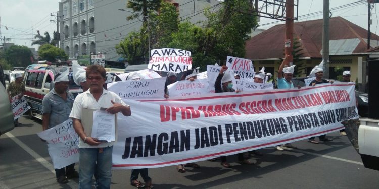 Dukung Etnis Simalungun, Humatob "Turun Gunung". Makzulkan Hefriansyah! Dukung Etnis Simalungun, Humatob "Turun Gunung". Makzulkan Hefriansyah!