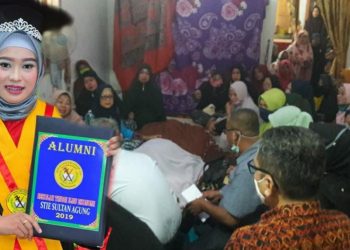 Rekan Kerja Kristiawati dari Bank Syariah Mandiri Melayat, Tangis Keluarga Pecah