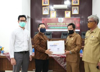 Posko Gugus Tugas Percepatan Penanganan Covid-19 Siantar Terima Donasi Masker dari Bank Mandiri