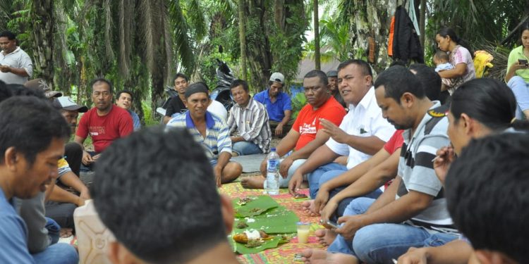 Merakyat dan Membaur, Keseharian Mangapul Purba Politisi PDIP