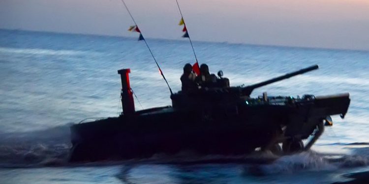 Marinir Gelar Latihan Perang Di Situbondo Marinir Gelar Latihan Perang Di Situbondo