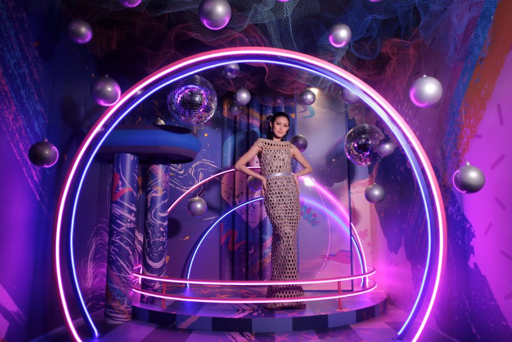 POZE x Mario Photographie Hadirkan Spot Swafoto Tematik Berteknologi Imersif Pertama di Indonesia POZE x Mario Photographie Hadirkan Spot Swafoto Tematik Berteknologi Imersif Pertama di Indonesia