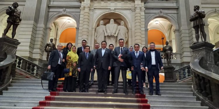 Martin Manurung: Kunjungan Delegasi DPR RI ke Swiss dan Belgia Misi Membuka Perdagangan Komoditas Indonesia Martin Manurung: Kunjungan Delegasi DPR RI ke Swiss dan Belgia Misi Membuka Perdagangan Komoditas Indonesia