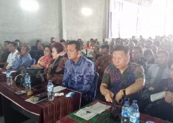 Doa Keluarga Berangkatkan Martin Manurung Menuju Senayan