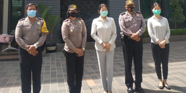 Polsek Medan Baru Terima Bantuan Masker dari Konjen China Polsek Medan Baru Terima Bantuan Masker dari Konjen China