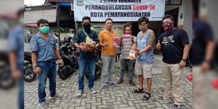 Peduli Tugas Jurnalis di Tengah Pandemi Corona, Samuel Siahaan Antarkan APD ke Posko