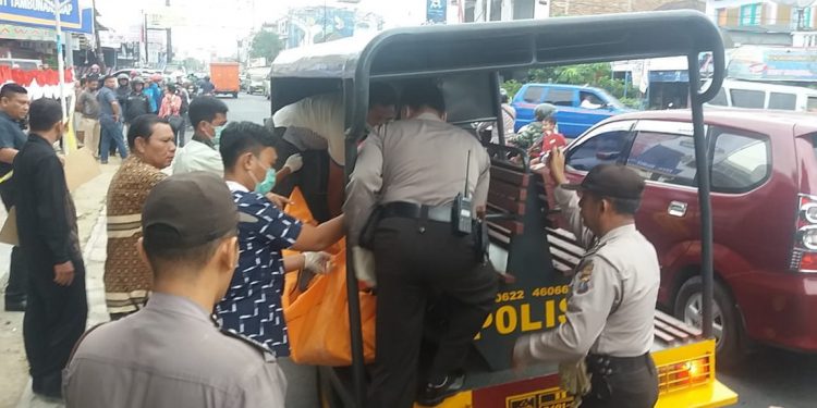 Pria Tanpa Indentitas Ditemukan Tak Bernyawa di Trotoar Jalan Gereja Pria Tanpa Indentitas Ditemukan Tak Bernyawa di Trotoar Jalan Gereja