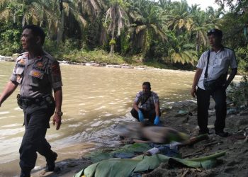 Ditemukan Mayat Pria Kenakan Celana SMA di Sungai Bah Bolon