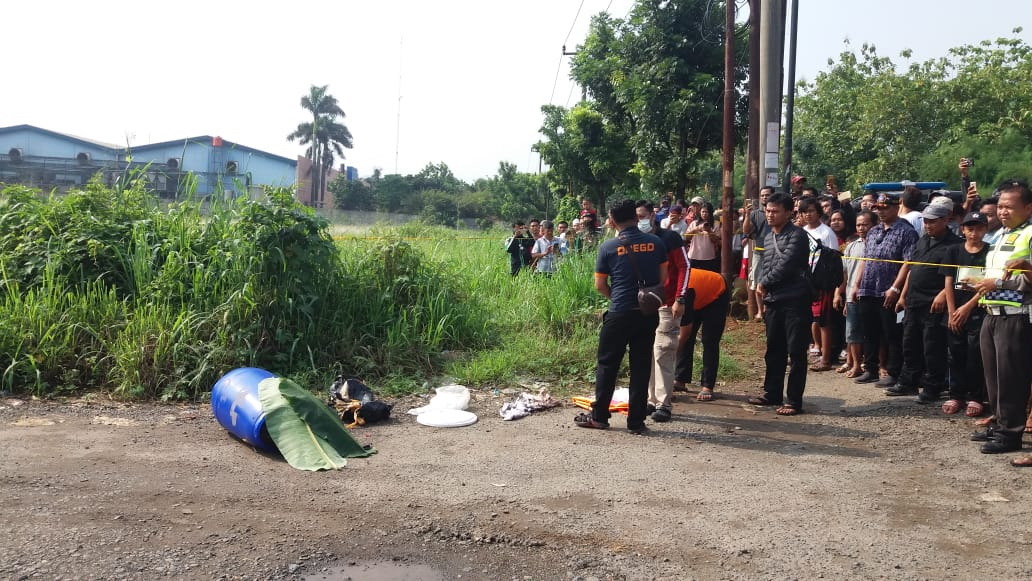 Penemuan Mayat Mr X Dalam Drum Plastik Hebohkan Warga
