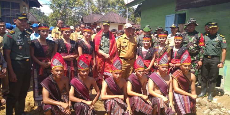 Mayjen Johny Lumban Tobing Pantau TMMD di Tapanuli Utara