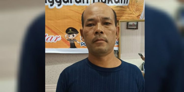 Midun Samosir, Tukang Pangkas di Tomuan Ditangkap Cabuli Anak Tiri Midun Samosir, Tukang Pangkas di Tomuan Ditangkap Cabuli Anak Tiri