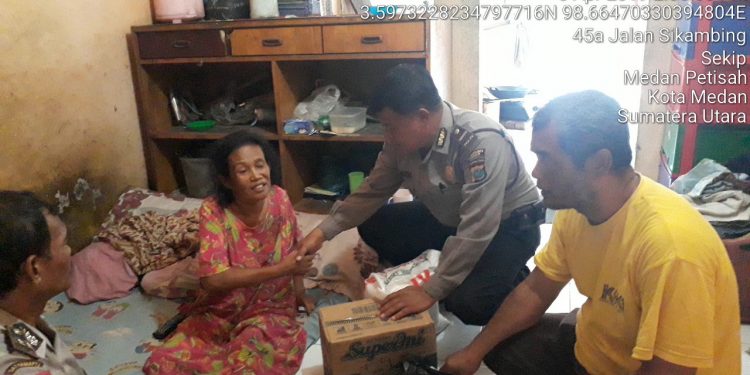 Polsek Medan Baru Sambangi dan Berikan Tali Asih Kepada Warga Kurang Mampu