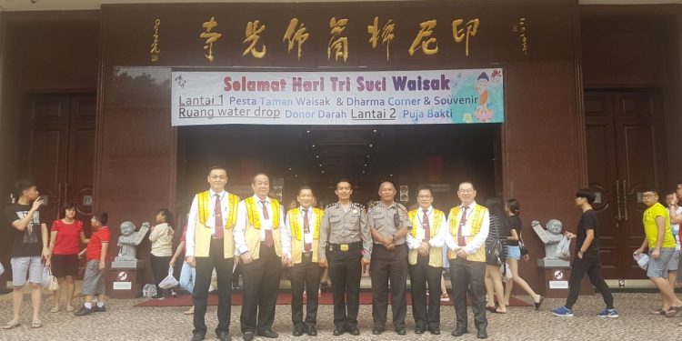 Polsek Medan Baru Amankan 25 Vihara Saat Perayaan Waisak Polsek Medan Baru Amankan 25 Vihara Saat Perayaan Waisak