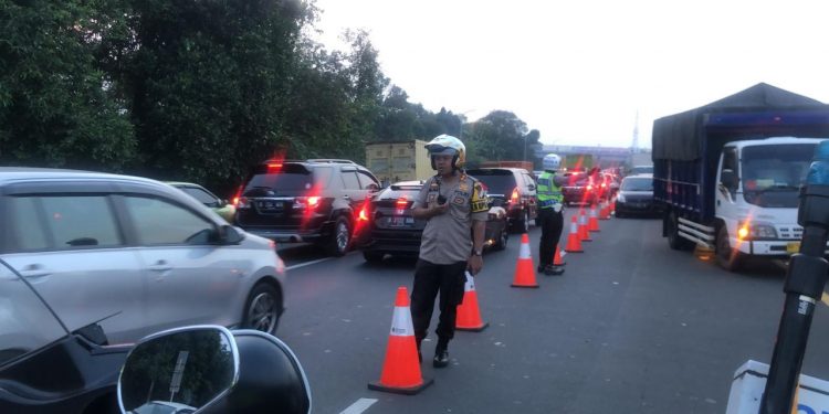 Arus Lalulintas di Jalur Puncak Sabtu 6 Juli 2019 Meningkat. Ini Himbauan Polisi..