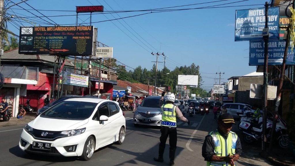 Arus Lalulintas di Jalur Puncak Sabtu 6 Juli 2019 Meningkat. Ini Himbauan Polisi..