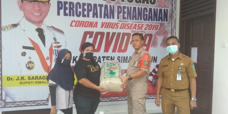 Meranti Land Sampaikan Bantuan ke Gugus Tugas Percepatan Penanganan Covid-19 Simalungun