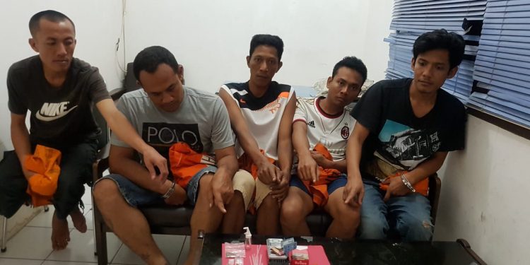 Pesta Narkoba di Jalan Viyata Yudha Digrebek, Lima Orang Diamankan