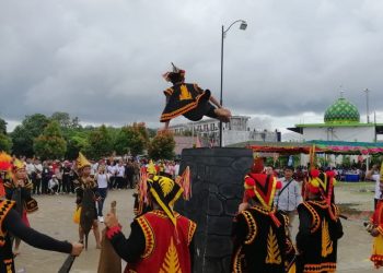 Lompat Batu Meriahkan Millenial Road Safety Festival Polres Nias Selatan