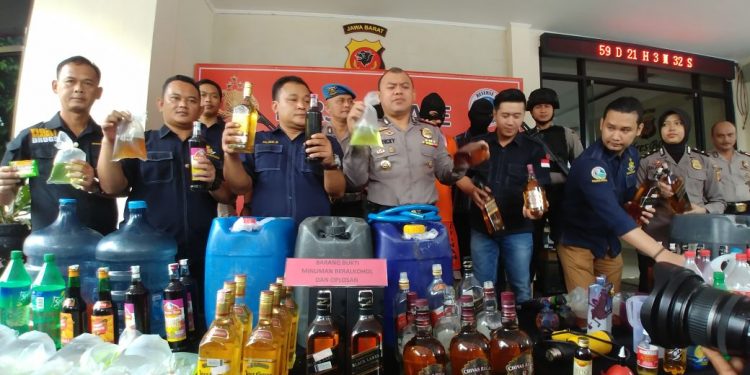 Kerap Makan Korban, Miras Oplosan dan Miras Impor Gelap Disita