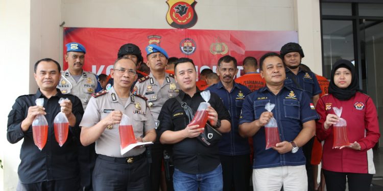 Peminum Miras Oplosan Tewas, Polisi Amankan Pelaku