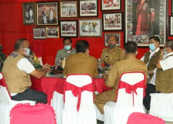 Bupati Taput Paparkan Kondisi Penanganan Covid-19 di Taput kepada Tim Monev Satgas Covid-19 Pusat