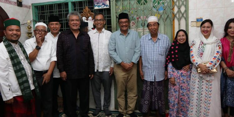 Pasangan Djoss Silaturahmi ke Rumah Ketua MUI Sumut Pasangan Djoss Silaturahmi ke Rumah Ketua MUI Sumut