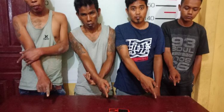 Operasi Malam Minggu, Empat Pria Diciduk Dari Empat Lokasi. Barbutnya 14 Bungkus Sabu Operasi Malam Minggu, Empat Pria Diciduk Dari Empat Lokasi. Barbutnya 14 Bungkus Sabu