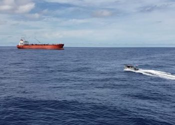 8 Jam Terombang-ambing di Laut, Seorang ABK Asing Berhasil Diselamatkan TNI AL