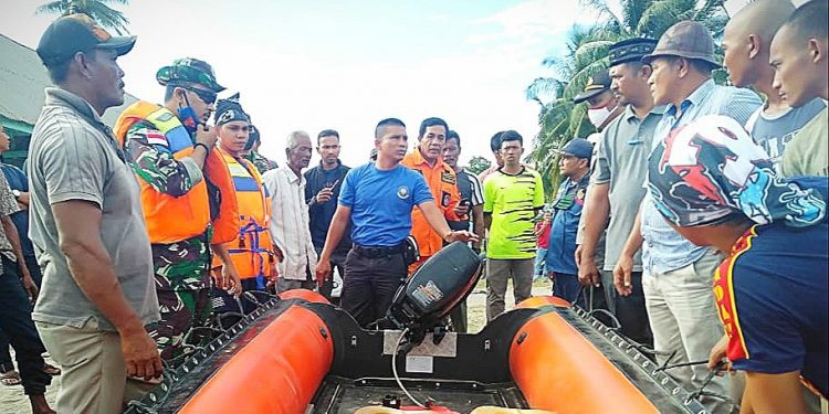 Tiga Nelayan Dilaporkan Hilang, Posmat TNI AL Tapaktuan Lanal Simeulue Lakukan Pencarian